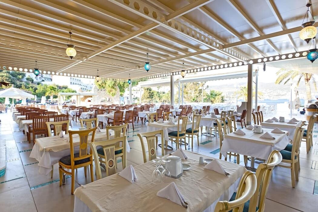 Salmakis Resort & Spa - Bardakçı Koyu'nda denize sıfır resort